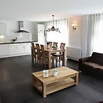 Newhouse Logies * Zevenhoven